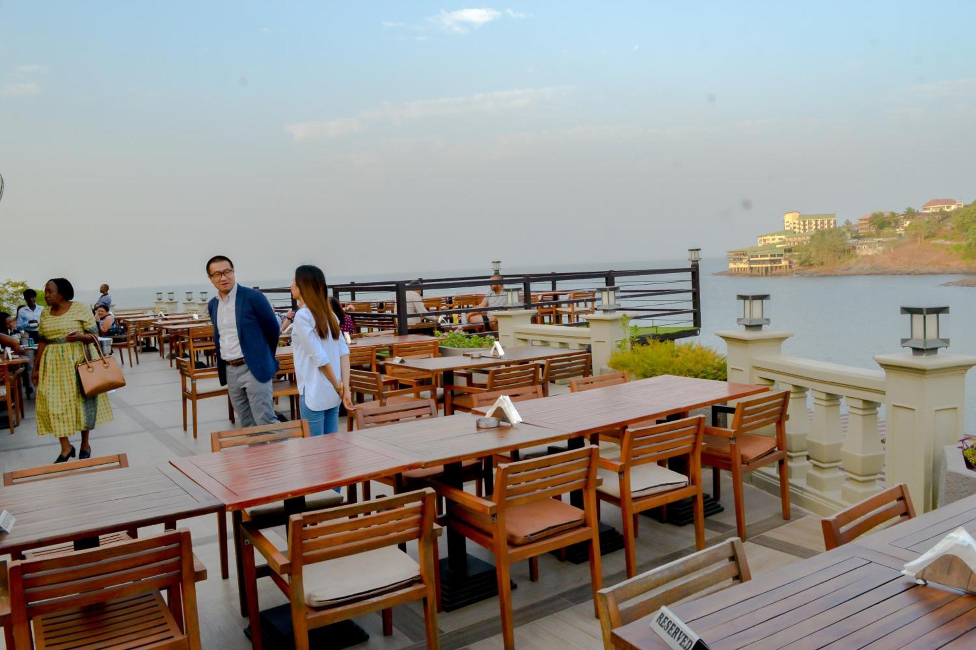 Mamba Point Hotel Freetown Bagian luar foto