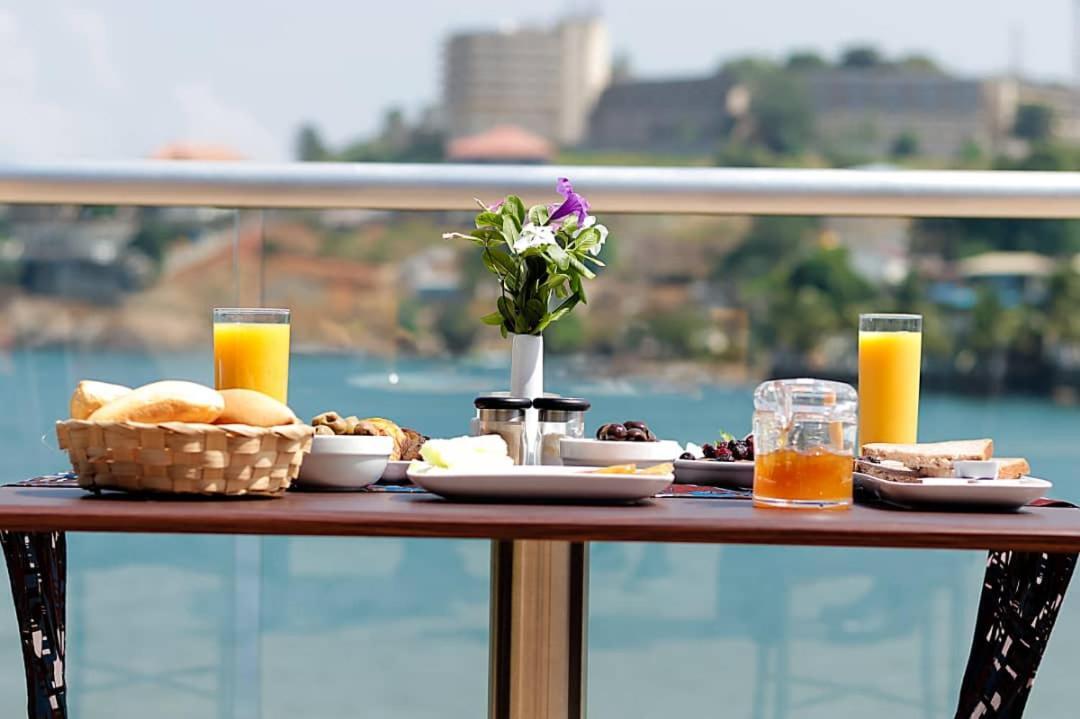 Mamba Point Hotel Freetown Bagian luar foto