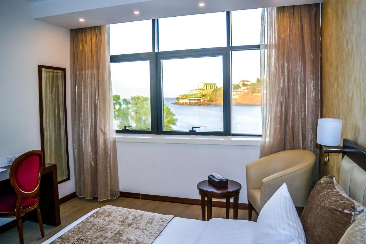 Mamba Point Hotel Freetown Bagian luar foto